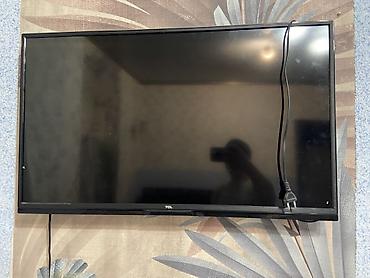 Телевизор TCL, диагональ 40". Плоская LED‑панель, тонкие рамки