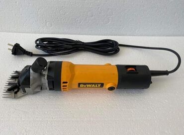 Oprema za kućne ljubimce: Prodajem novu i kvalitetnu mašinu za šišanje ovaca DEWALT u koferu sa — 1