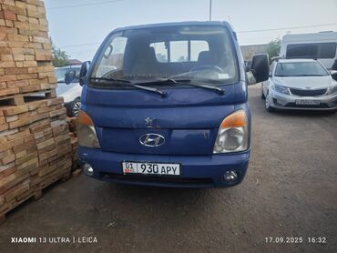 срочно продаю в связи с переездом: Hyundai Porter: 2005 г., Механика, Бензин