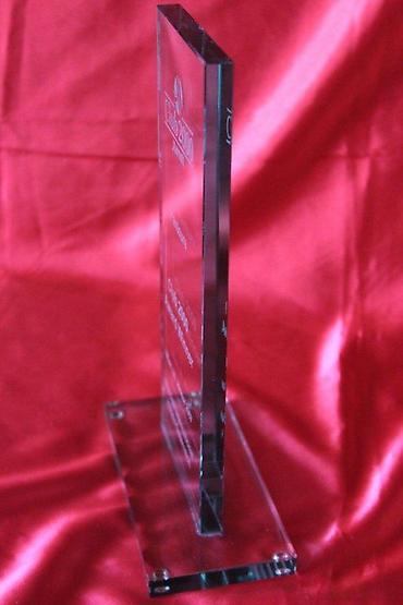 Ostali predmeti za umetnost i kolekcionarstvo: STAKLENA PLAKETA CLUB 2000, MARRIOTT, AUSTRIJA 2007. | Staklena — 2