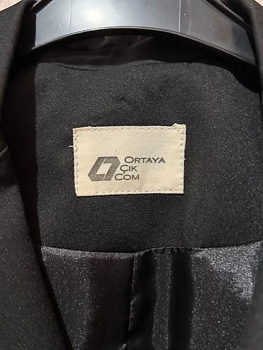 Üst geyimi: Qısa qara qadın bleyzeri - Ölçü: XS - Brend: Ortaya Çık - Model: qısa — 3