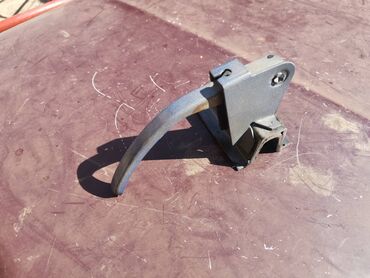 Auto delovi: Rucka za otvaranje haube Lada 2121,21213,21214 Niva,7 Riva. Polovno — 1