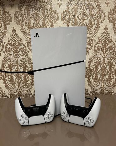 PS5 (Sony PlayStation 5): PlayStation 5 Slim satılır yeni alınıb yaddaş 1.5 trb yaddaşında 70 ə