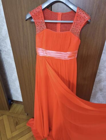 Ziyafət donları: Zərif ziyafətlik donlar dəsti 1) Nanə yaşılı uzun don - Üst hissəsi — 8