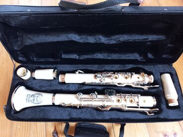 шамси кларнет: Ağ sol klarnet. Teptezedir, kökü düzdür, bütün aksesuarları ilə