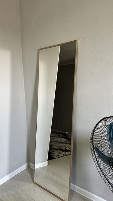 Күзгүлөр: Продаю зеркало. Размеры: 1.5мХ0.5м. Цена 3000 сом, самовывоз. Звонить