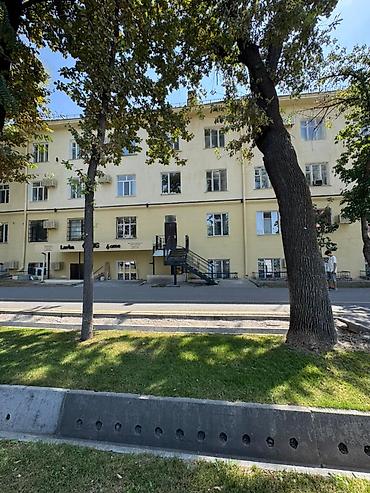 сдаю офис: Аренда офисов, 80 м², В административном здании, 1 линия, С отдельным входом, С отдельным сан узлом — 2