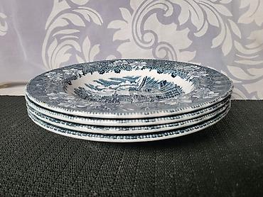 stari kredenac prodaja: Engleski tanjiri Royal Tudor Ware iz 70ih godina. Duboki engleski — 9