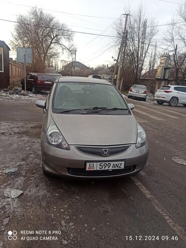 Honda: Honda Fit: 2004 г., 1.3 л, Автомат, Бензин, Седан