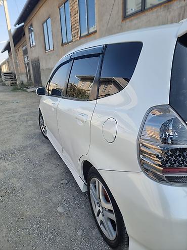 митсубиси спайк стар: Honda Fit: 2002 г., 1.3 л, Автомат, Бензин, Хэтчбэк — 4