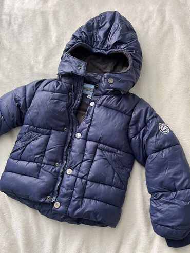 одежда для спорта: Качественная курточка,теплая,размер еодойдет от 2л до 3,6 гможет и