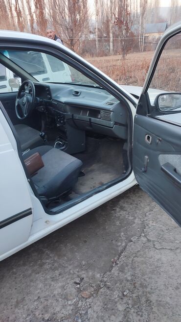Daewoo: Daewoo Nexia: 1997 г., Механика, Седан — 9