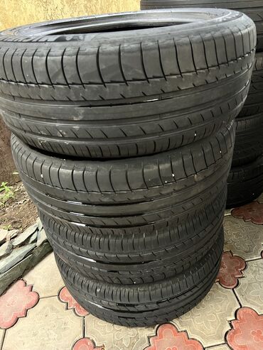 Шины: Продаю шины 
Размер 235/55 R19
Лето