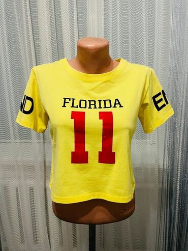 фудболки оптом: Укороченная футболка Florida 
Хорошего качества 
Размер М