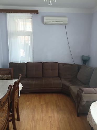 Divan və kreslo dəstləri: L‑şəkilli yumşaq künc divan dəsti - Rəng: tünd qəhvəyi/boz tonlarında — 3