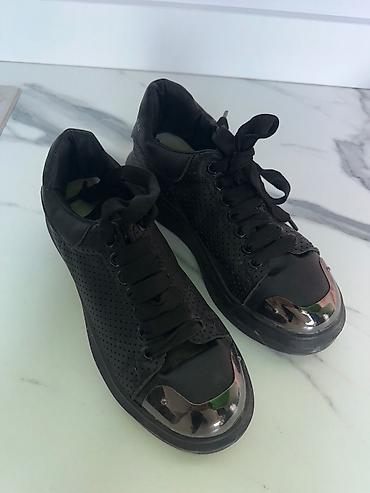 Жеке буюмдар: Эркектердин кроссовкасы, 38, Alexander McQueen, Колдонулган, түсү - Кара, Акылуу жеткирүү, Өзү алып кетүү, Акысыз жеткирүү — 1