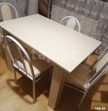 mafia stolu: Qonaq masası, Dördbucaq masa