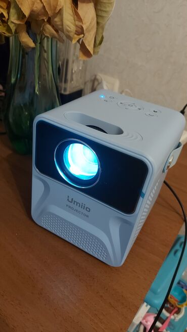 купить монитор изогнутый: Проектор Umiio(не пользовались,новый) - Компактный мультимедийный