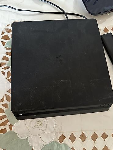 Продаю PlayStation 4 Slim 500gb полностью рабочий. Из игр фифа26, it