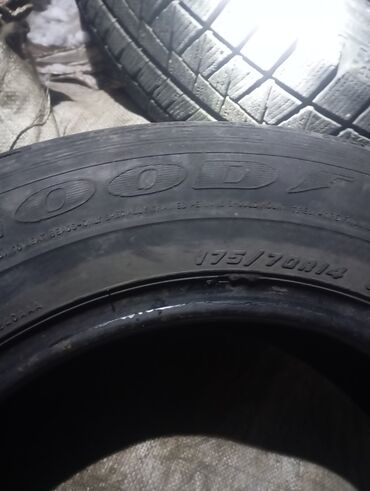 Шины: Шины 185 / 65 / R 14, Зима, Б/у, 1 шт, Легковые, Вьетнам, GoodYear