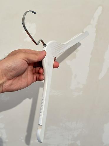 Вешалки: Ağ rəngli taxta paltar asqısı (1200 ədəd) - Material: sıx taxta — 4