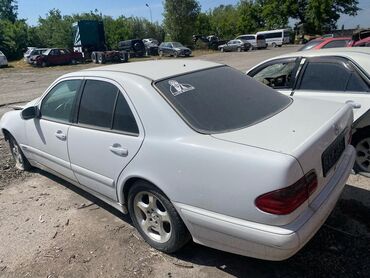 Mercedes-Benz: Mercedes-Benz A 210: 2 l | 1999 il Sedan