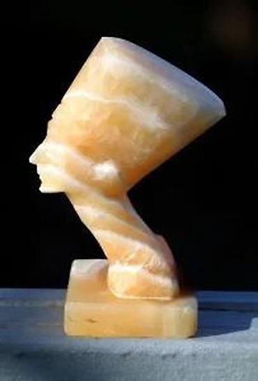 Stare vaze i dekor: Vintage Statua egipatske kraljice Nefertiti ✨ Cena za komad. ✨ — 26