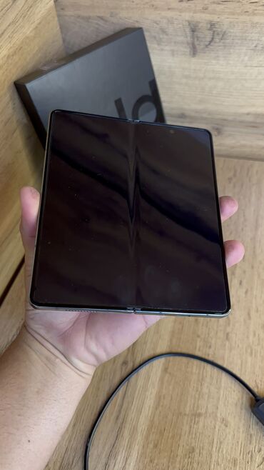 Poco: Samsung Galaxy Z Fold 4, Б/у, 256 ГБ