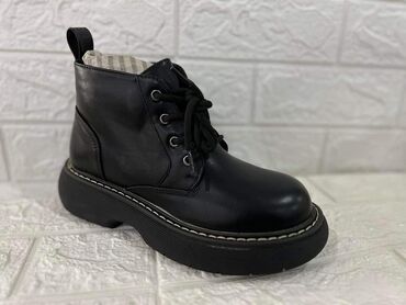 Čizme: 36 do 41
2850

din.
Extra kvalitet — 16