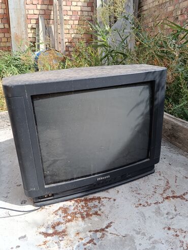 Два телевизора почти даром средний телевизор LG, Самсунг работает