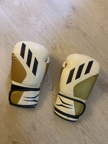 adam boks torbası: Adidas əlcəkdi bərkdi 2dəfə işlənib yenidən seçilmir 👍