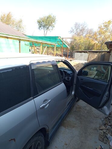 дом на колесах авто: Продаётся универсал с правым рулём. Внешне — серо‑чёрный кузов