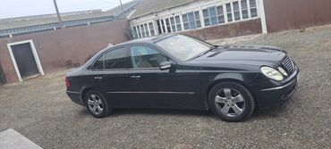 Mercedes-Benz: Mercedes-Benz E 240: 2.6 l | 2002 il Sedan — 3