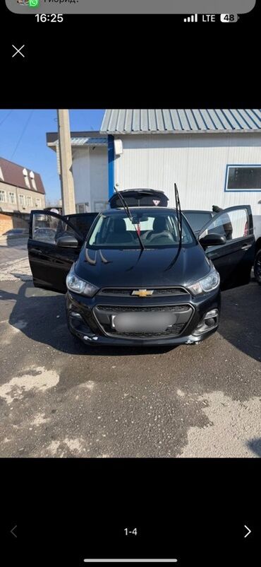 шеврале круиз: Чёрный хэтчбек Chevrolet Spark – компактный и экономичный автомобиль