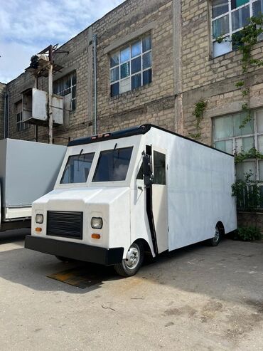 Butkalar, köşklar: Fast food konteyneri yığılması — 9