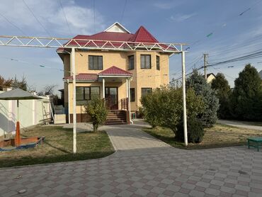 дача вдоль речки: Таунхаус, 300 кв. м, 10 бөлмө, Менчик ээси, Косметикалык оңдоо