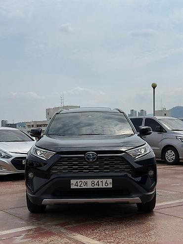 Toyota: Toyota RAV4: 2019 г., Гибрид, Кроссовер — 1