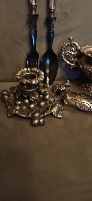 Əntiq qablar: Antik dekor kolleksiyası – 4 ədəd 1) Emallı metal fincan altlıq/şüşə — 23