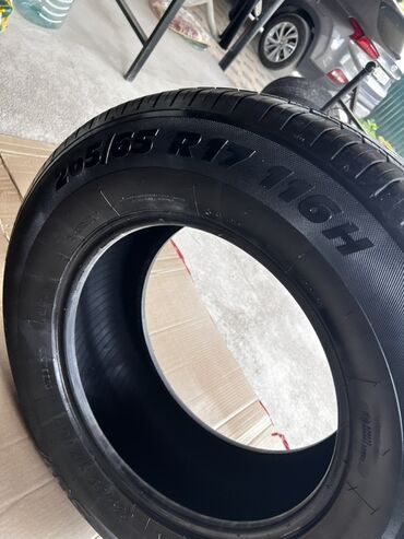 аутбек 2010: Комплект из четырех автомобильных шин размера 205/65 R17 116H. Эти