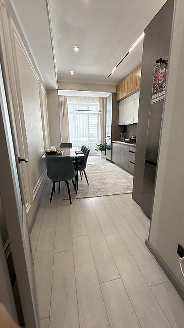 квартиры osh: 3 комнаты, 88 м², Элитка, 8 этаж, Дизайнерский ремонт — 1