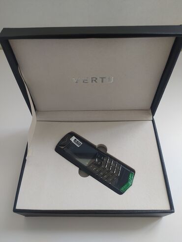 безпроводный наушник: Новый кнопочный телефон Vertu Signature S Design Emerald