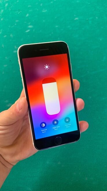 Apple iPhone: IPhone SE 2022, Б/у, 64 ГБ, Белый, 100 %