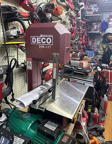 Деревообработка: Ленточная пила по мясу DECO DCR-777 (настольная) Описание: - — 2