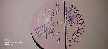 Vinil vallar: Arşın Malalan. Əla vəziyyətdə. Çox az oxudulub. 3 plastinkadan — 2