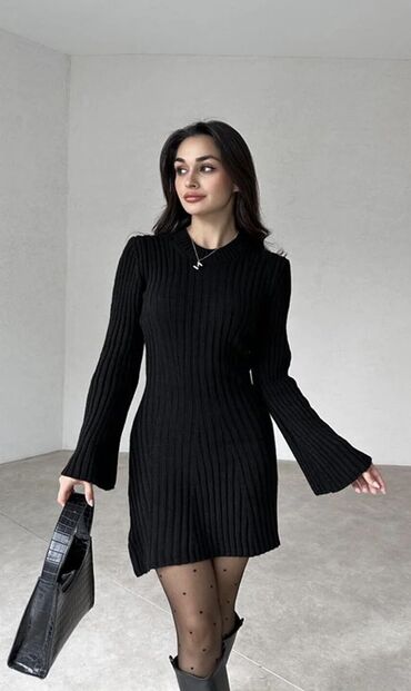 Женский свитер M (EU 38), цвет - Черный
