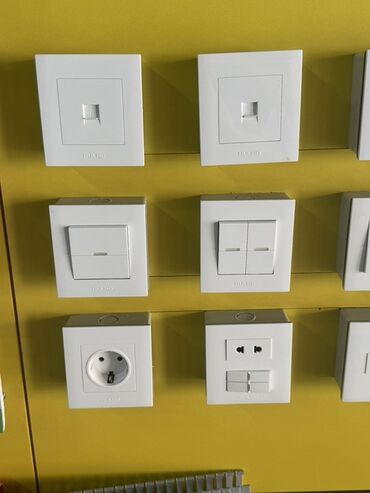 kombi nova hot: Bu, daxili quraşdırma üçün nəzərdə tutulmuş ağ rəngli elektrik