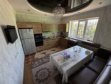 дом из бруса: 🏡 Продается добротный 2-этажный дом в престижном районе Арча-Бешик! 📍 — 10