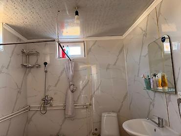 Продажа коттеджей и домов: Продаётся дом с большим двором и хозяйственными постройками. - — 3