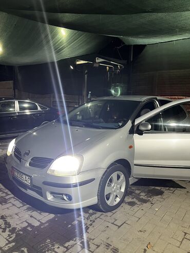 Nissan: Nissan Almera Tino: 2005 г., 1.8 л, Механика, Бензин, Хэтчбэк