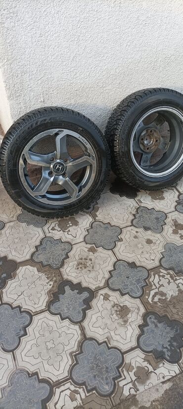 шины r14c: Дөңгөлөктөр монтажда 185 / 70 / R 14, Winter stud, Колдонулган, Жуп, Жеңил унаалар, Куйма, тешиктери - 4